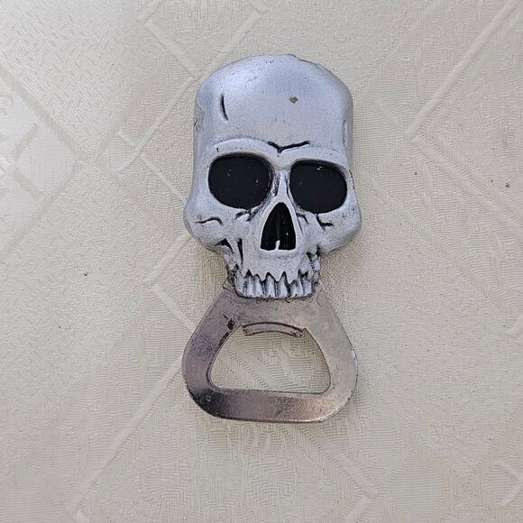 Metal Bottle Opener Skull, Metal + Hard Plastic - Picture 2 of 8